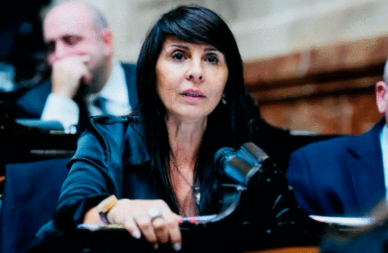 Lee más sobre el artículo Lorena Villaverde, la villana de mil historias mal contadas